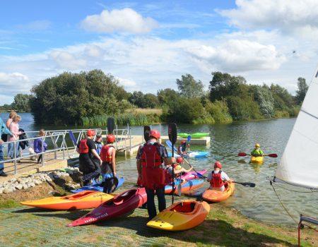 conningbrook-lake-people-and-canoes