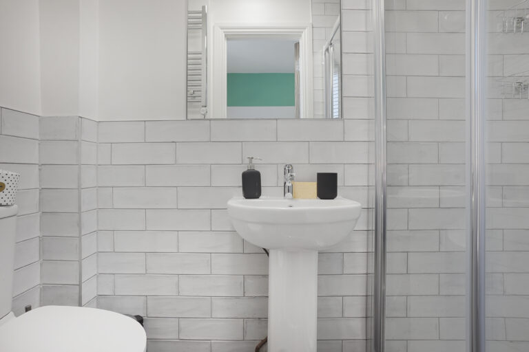 R10_ensuite