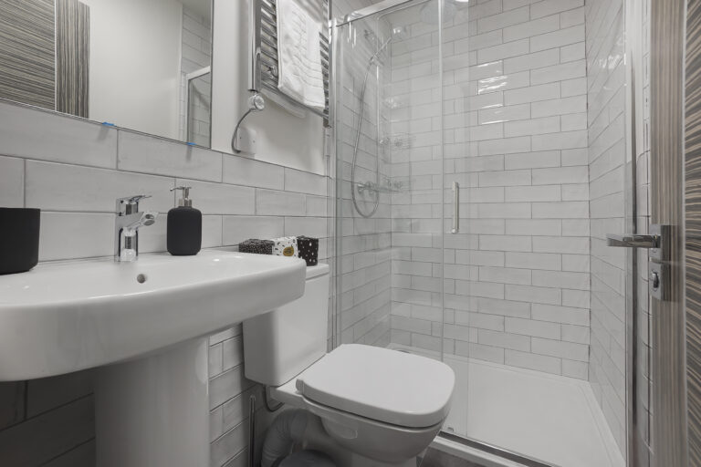 R13_ensuite