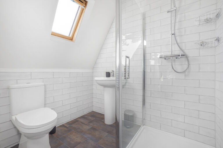 R18_ensuite