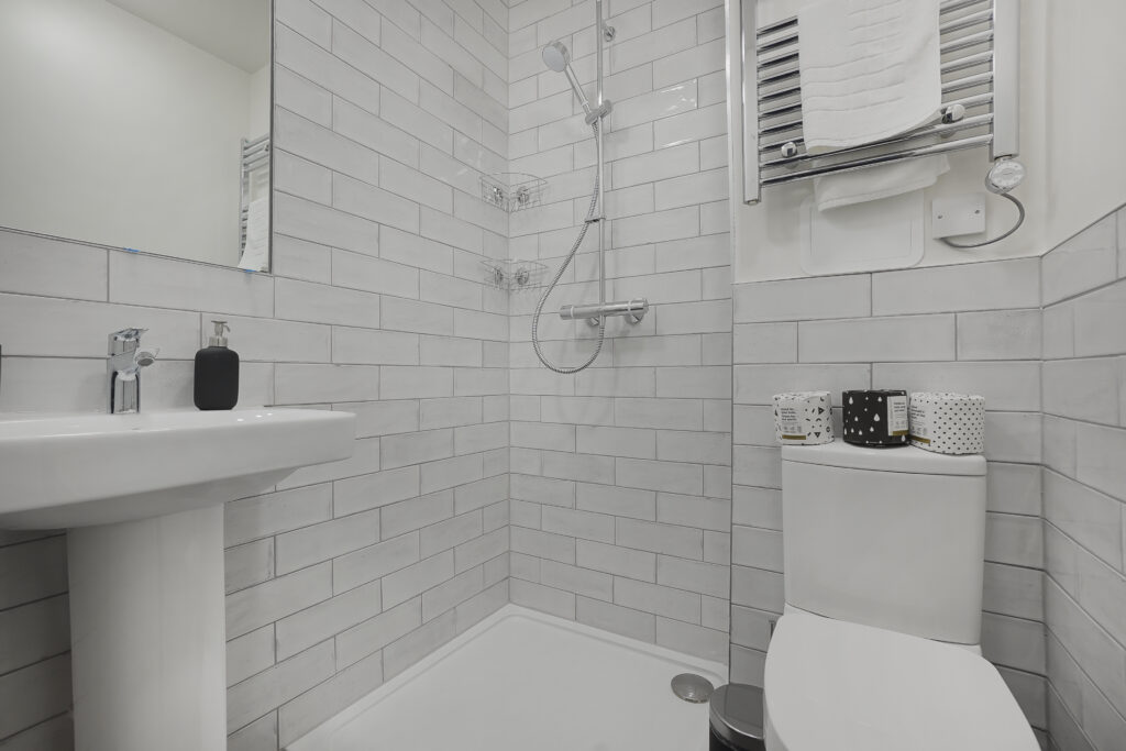R7_ensuite
